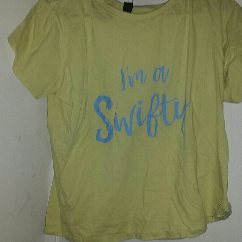 Tee shirt
